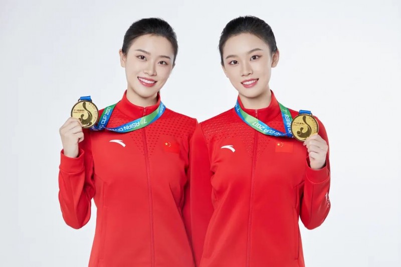 雙姝躍浪，椰香遠揚——宗師傅食品官宣簽約世界跳水冠軍夏冰清、夏玉潔為形象代言人